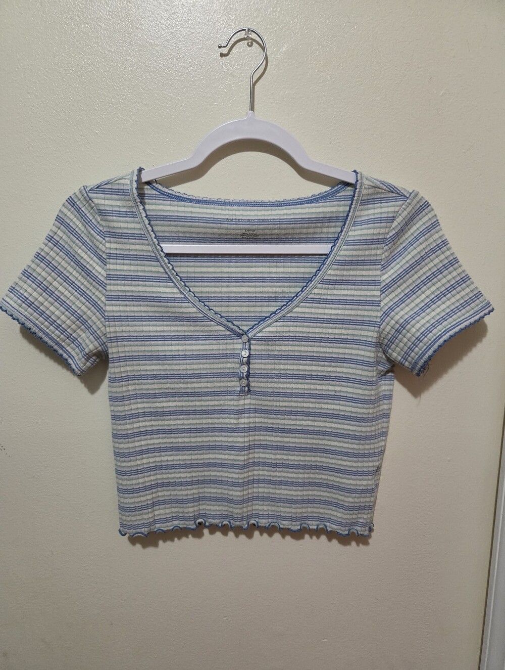 American Eagle Woman's size small stripped crop top, Great Condition